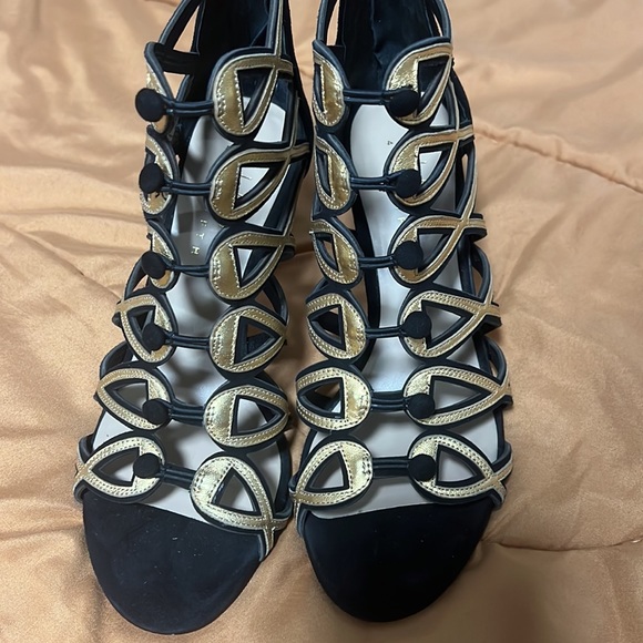 Lord & Taylor Black Suede Metallic Gold Gladiator Shoes Size 8 - Picture 8 of 8